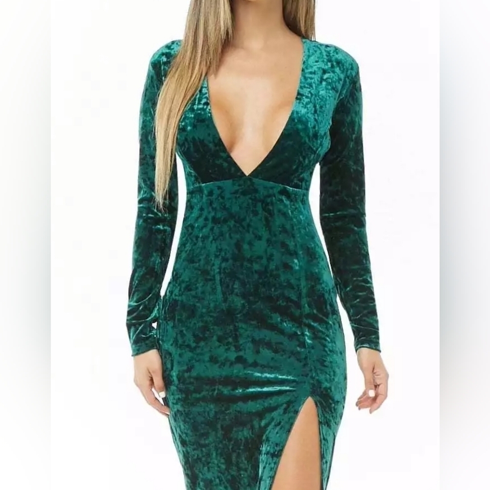 Forever 21 | Emerald Velvet Maxi Dress